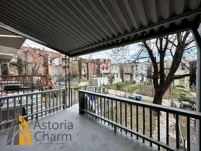 Building Photo - 3 Bedroom with Fenced Yard and Spacious Primary Bedroom near Coppin University