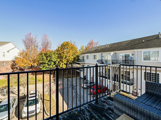Building Photo - 14520 Vauxhall Dr