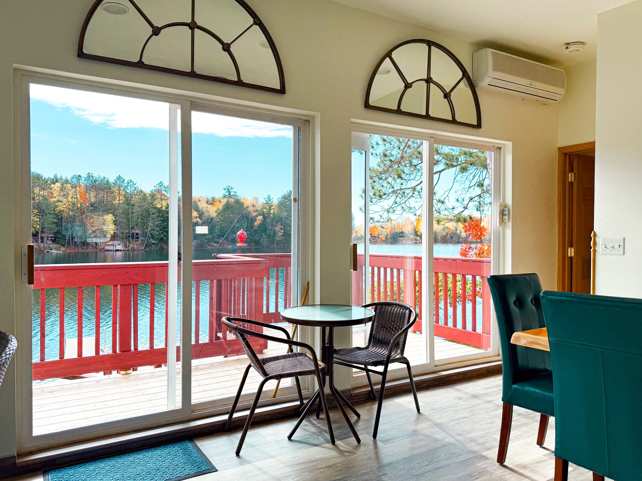 Building Photo - 440 S Peninsula Ln