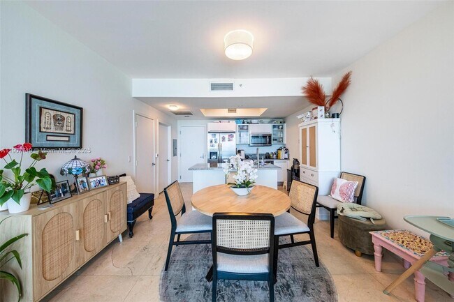 Building Photo - 888 Biscayne Blvd