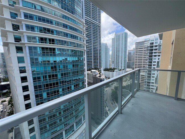 Building Photo - 1155 Brickell Bay Dr