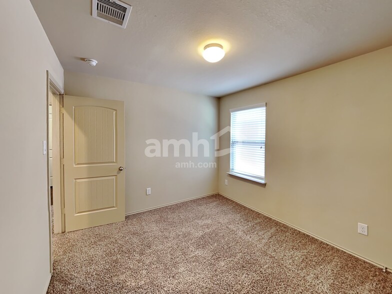 Building Photo - 33217 Wedgewood Dr