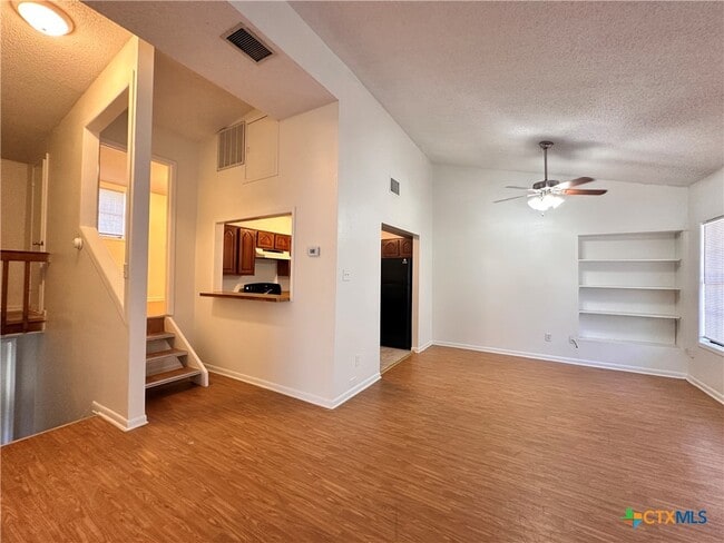 Building Photo - 899 Hillyer St