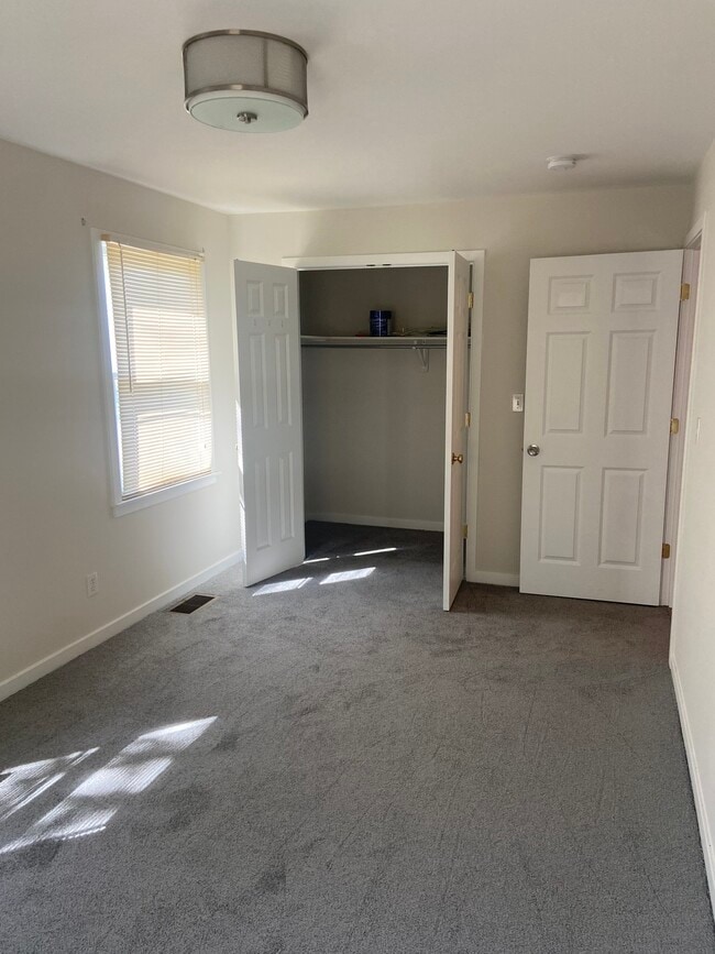 Building Photo - 20 W Franklin Ave