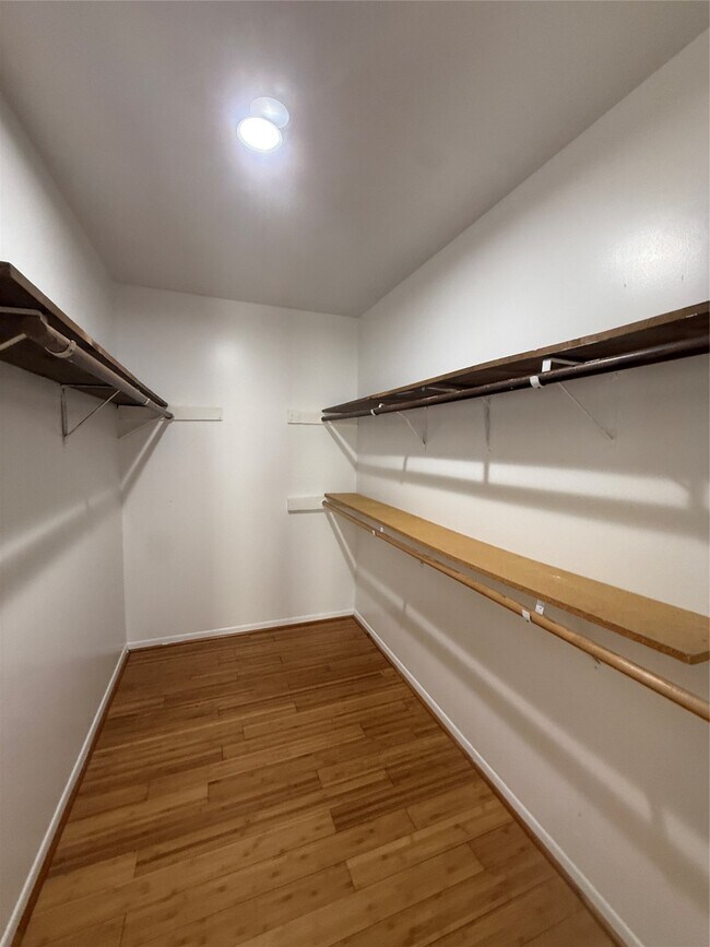 Building Photo - 10423 Kirkshire Dr