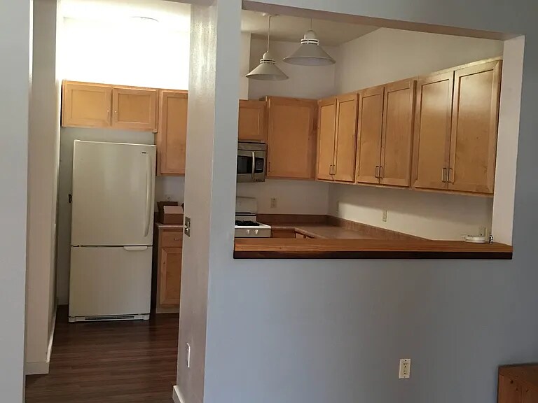 Building Photo - 1350 Yulupa Ave