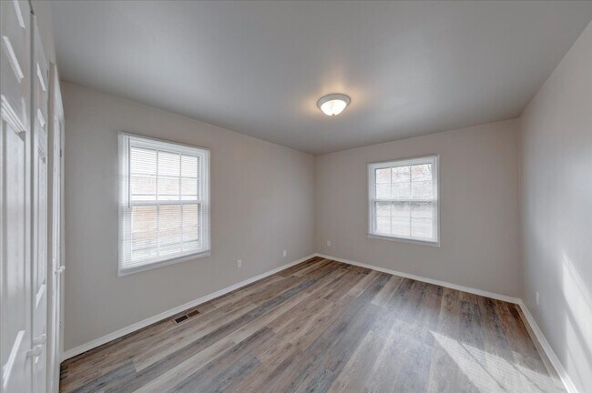 Building Photo - 7614 E 34th St