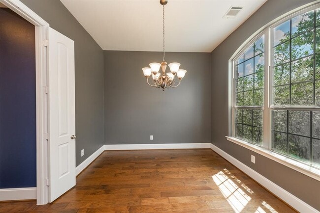 Building Photo - 29010 Pinnacle Ridge Dr