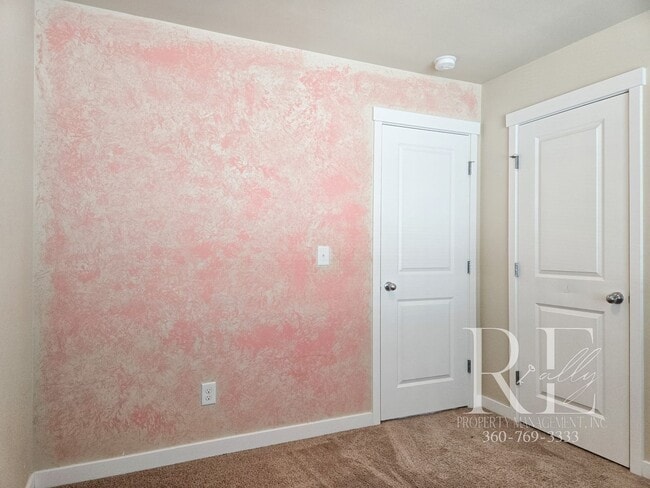 Building Photo - Effortless Elegance in Caldart Heights, Po...