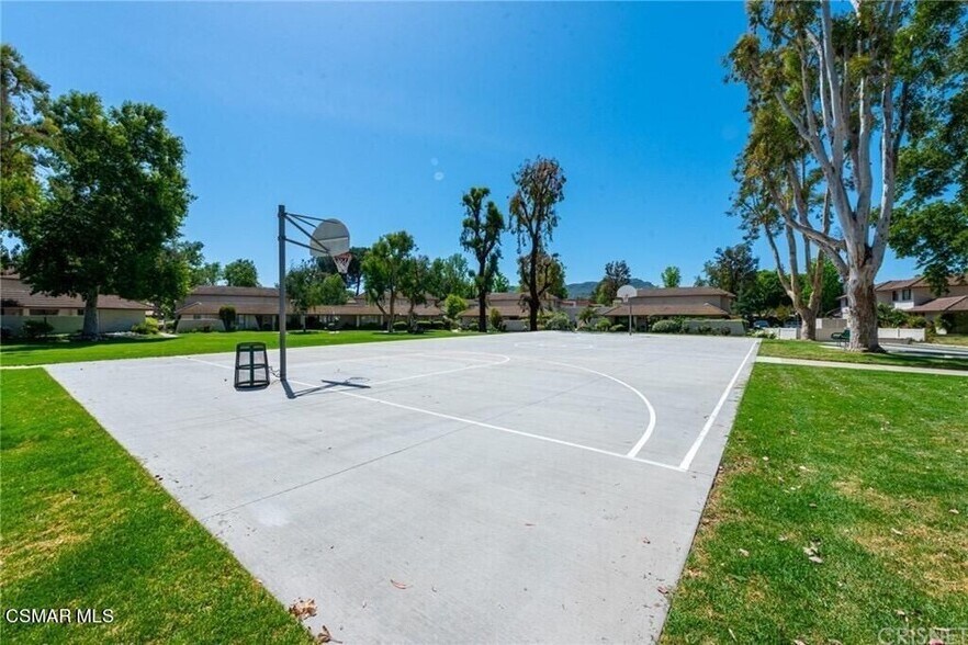 Building Photo - 2853 Instone Ct