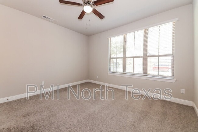 Building Photo - 4238 Shavano Dr