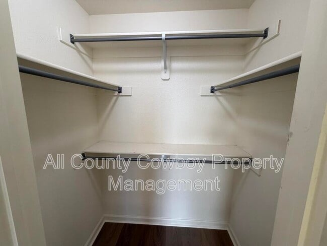 Building Photo - 6962 Wild Bill Ct