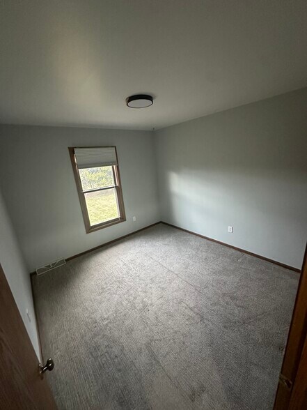 Building Photo - S86W18930 Woods Rd