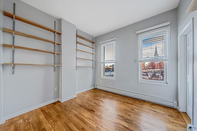 Building Photo - 176A 26