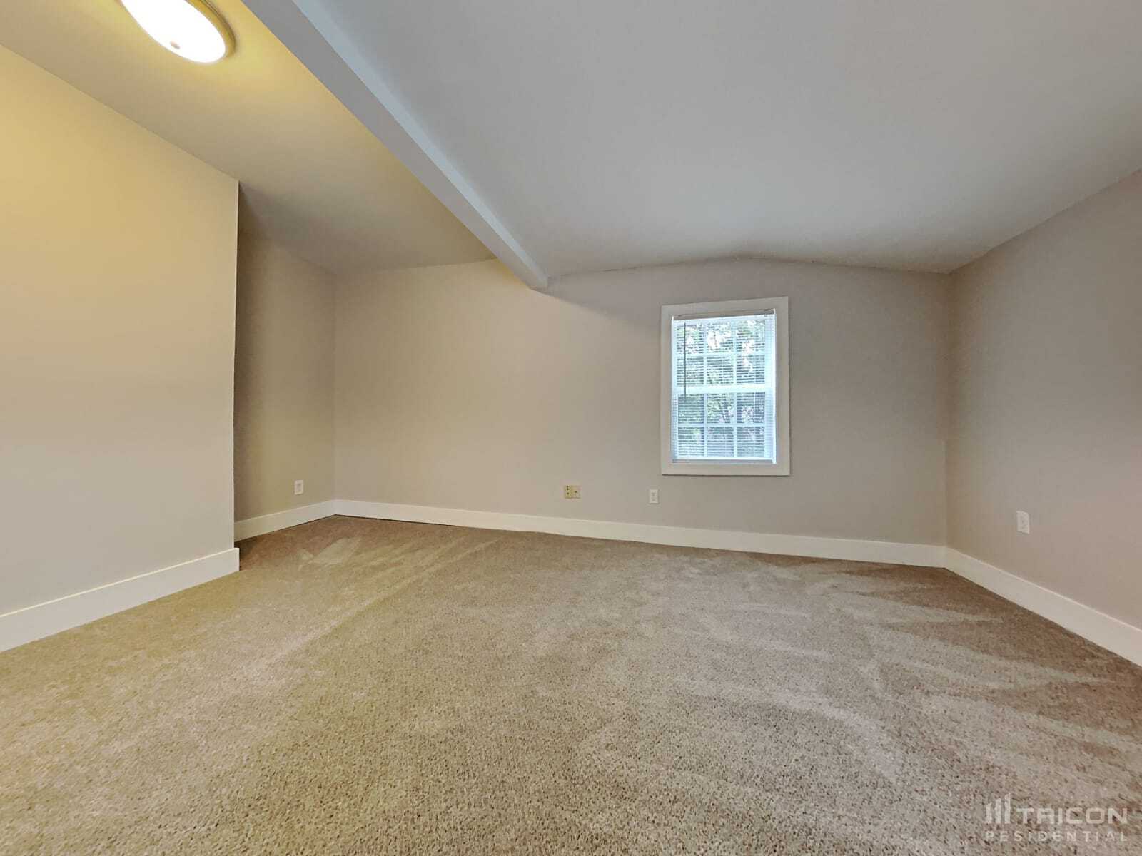 Building Photo - 408 Crested View Dr