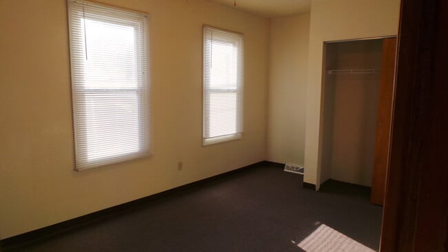 Building Photo - 158 S Cottage St