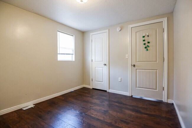 Building Photo - 951 Washington St