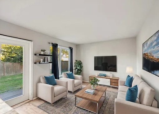 Building Photo - 1340 NW Redwing Dr