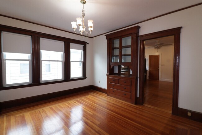 Building Photo - 55 Thorndike St
