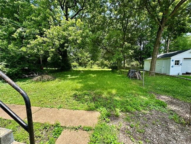Building Photo - 1422 Tamerton Ave
