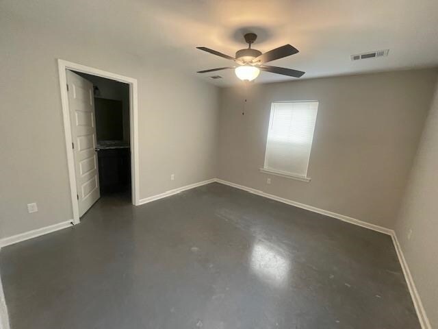 Building Photo - 2433 Zanone Ave