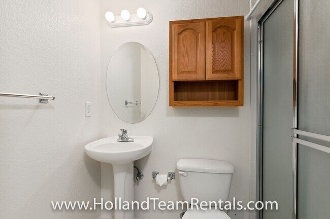 Building Photo - Large Home in Stonegate!