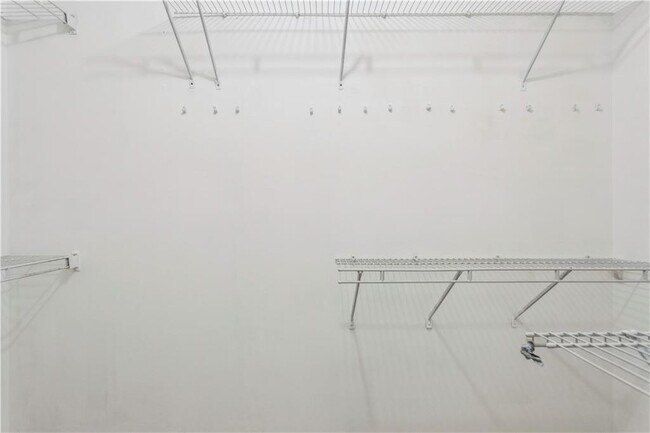 Building Photo - 3025 Vineyard Way