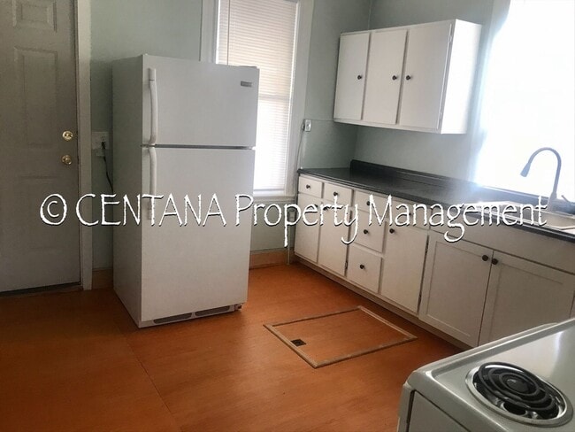 Building Photo - Cozy 3 bedroom with some cute updates!