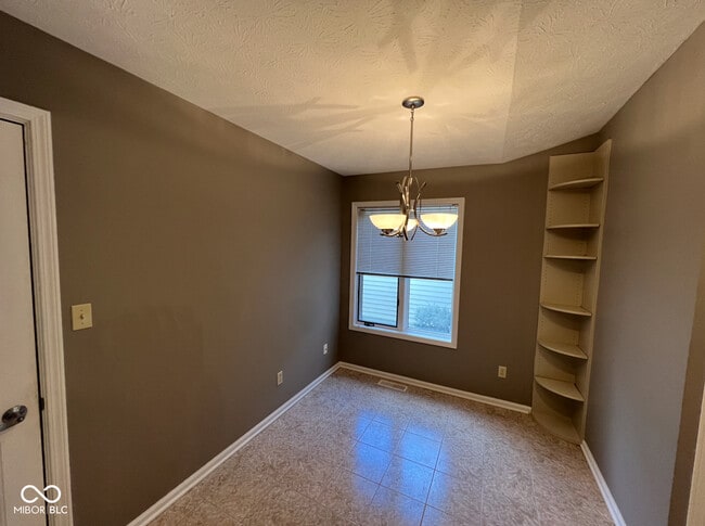 Building Photo - 1727 Creekside Ln W