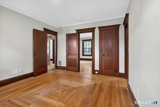 Building Photo - 114 Canner St