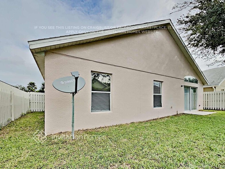 Building Photo - 5745 Los Palma Vista Dr
