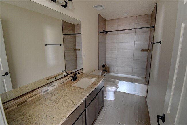 Building Photo - 4461 Golden Eagle Loop NE