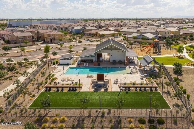 Building Photo - 670 S Owl Dr