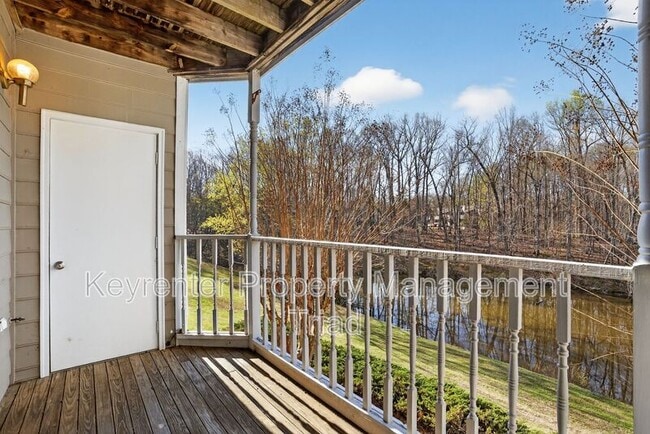 Building Photo - 3701 Cotswold Terrace