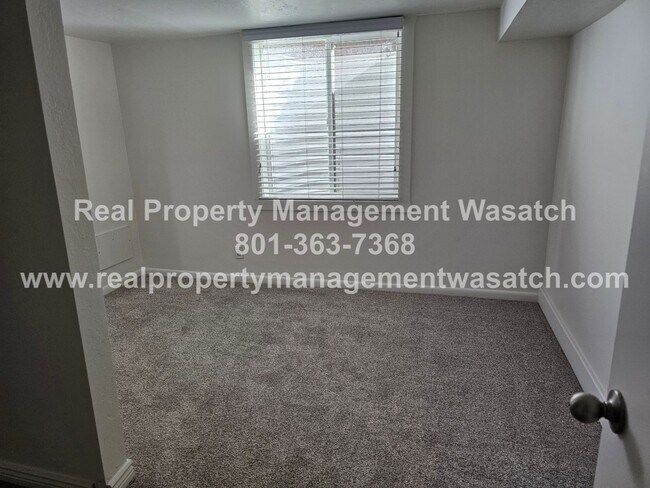 Building Photo - Check Out This 4 Bedroom 2 Bathroom Home i...