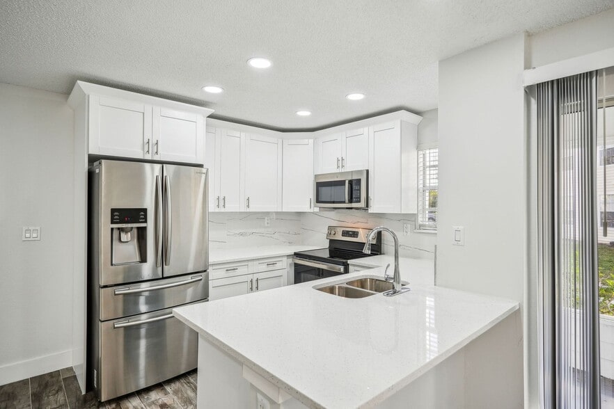 Building Photo - South Bay Plantation Apartments