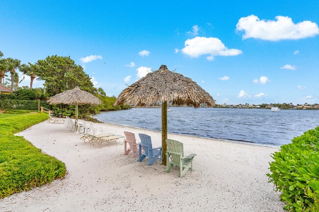 Building Photo - 600 Scotia Dr