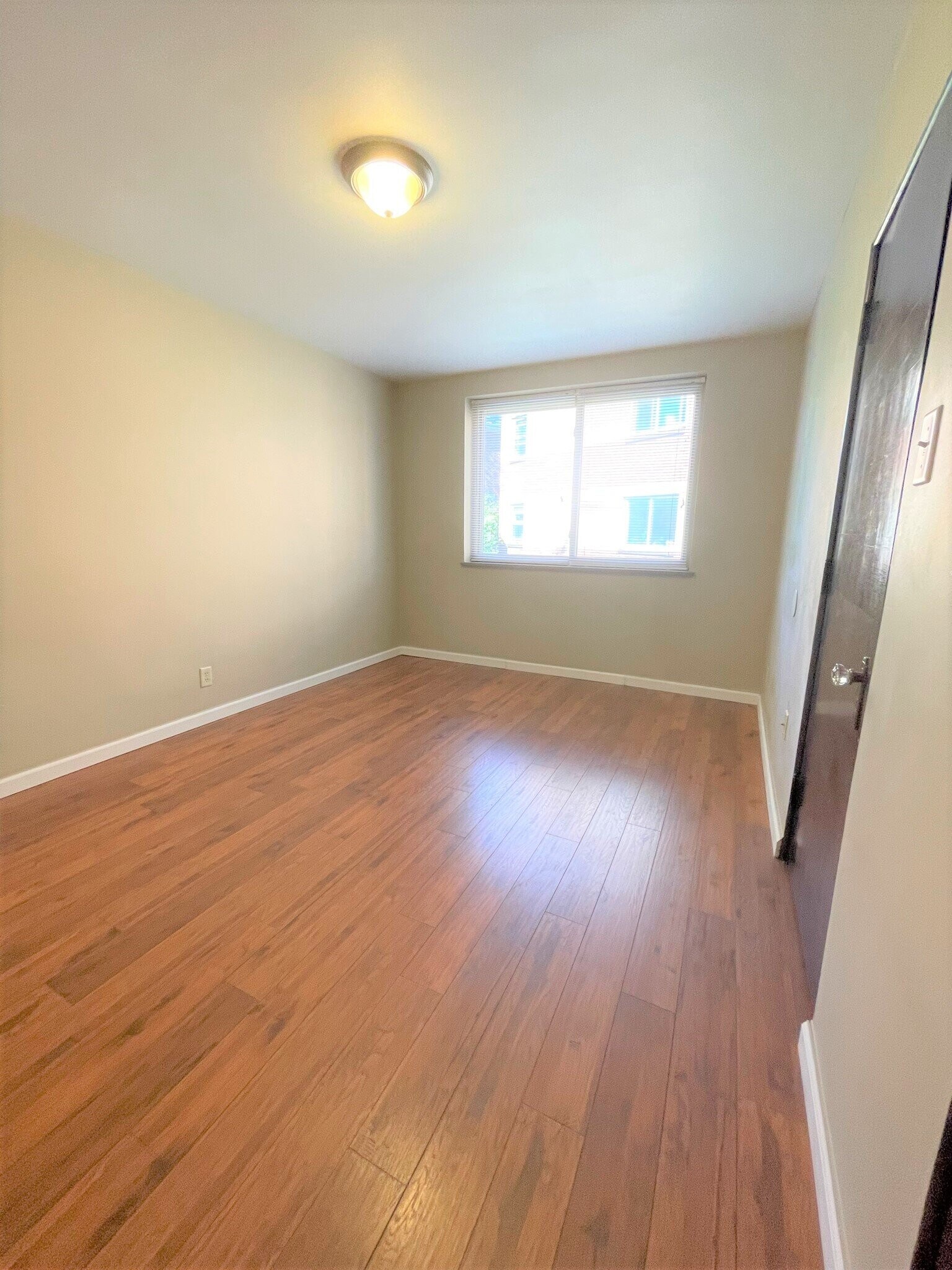 Building Photo - 5712 Phillips Ave