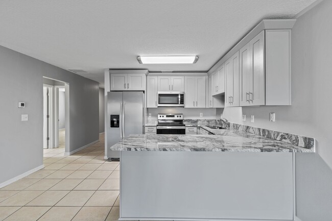 Building Photo - NEWLY RENOVATED 3/2 Duplex near Sleepy Hollow Sports Complex in Leesburg