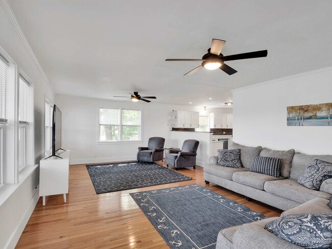 Building Photo - 1513 State Rd S-20-457