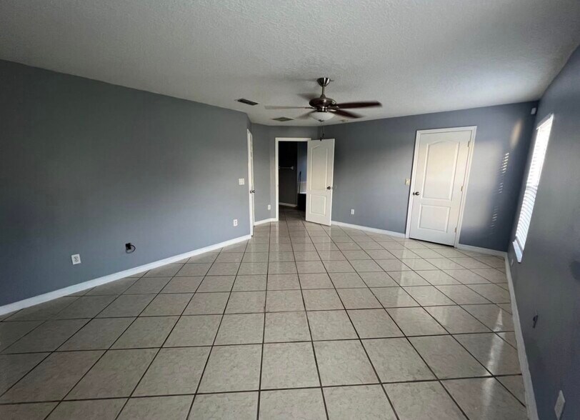 Building Photo - 160 Sura Blvd