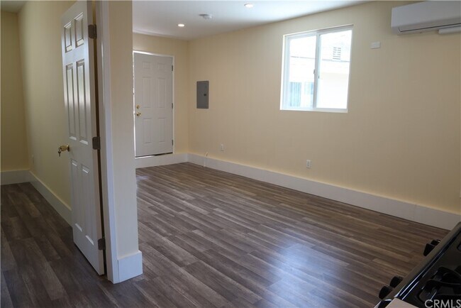 Building Photo - 11598 Cranston Ave