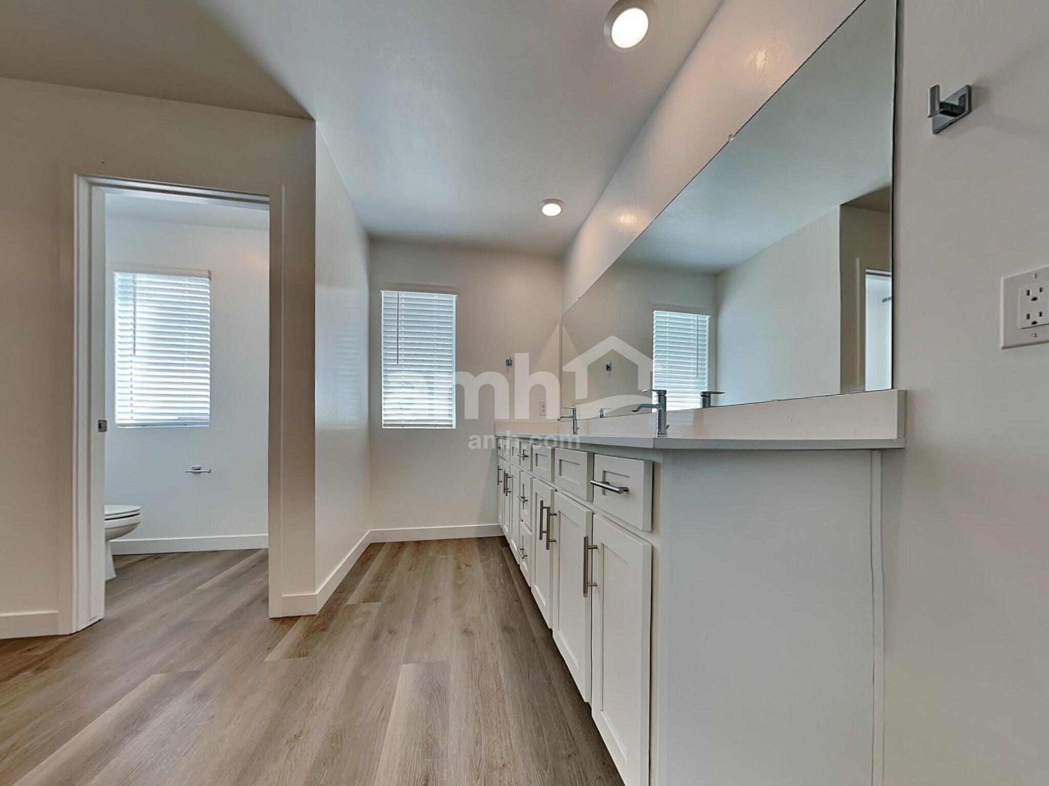 Building Photo - 6485 E Paseo Baranda