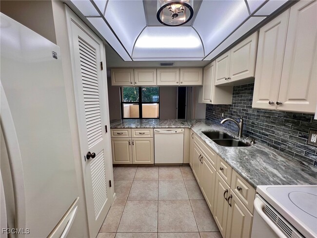 Building Photo - 4015 SE 20th Pl