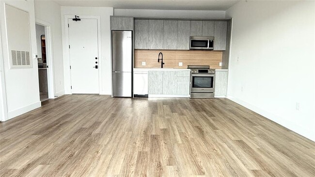 Building Photo - 4315 S Congress Ave