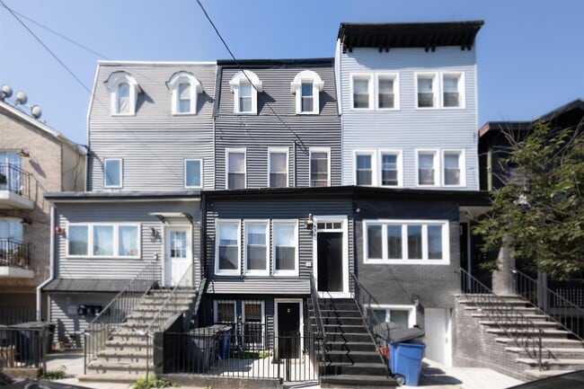 Building Photo - 49 Jewett Ave