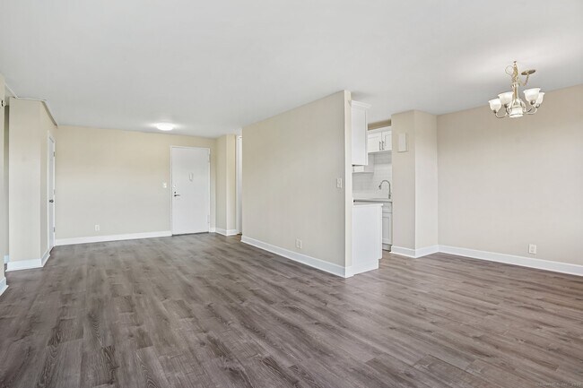 Building Photo - 2625 Park Ave