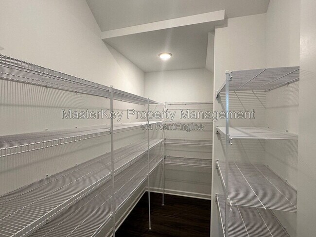 Building Photo - 1202 Briar Gate Dr