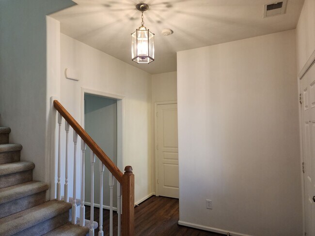 Building Photo - Beautiful Luxury Townhome in New Kent County