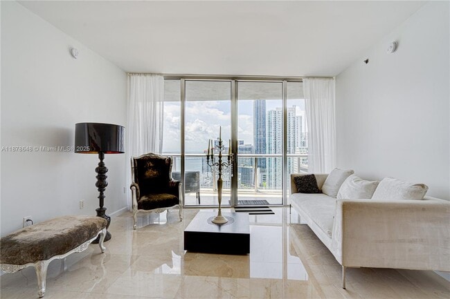 Building Photo - 495 Brickell Ave